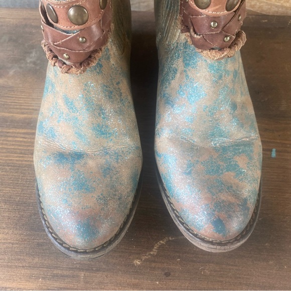 CIRCLE G WOMEN'S HARNESS AND STUDDED BOOTIES - ROUND TOE - Picture 6 of 6